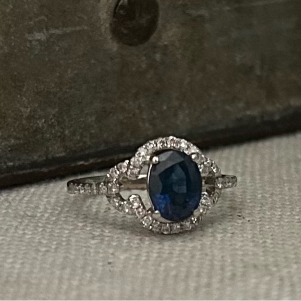 Natural Sapphire and Diamonds 18k White Gold - Picture 10 of 15